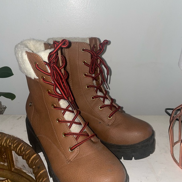 Juicy Couture Brown Sherling Boots 9.5 - Picture 2 of 8